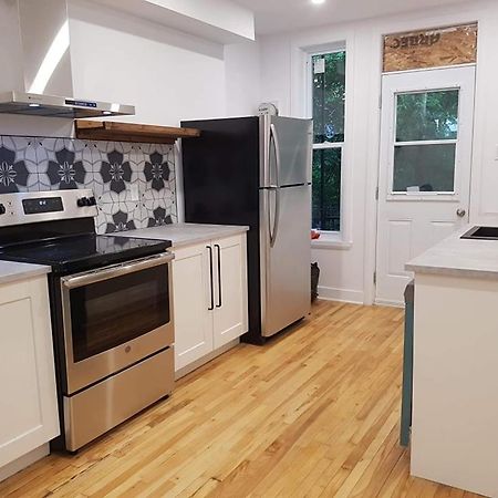 Continental Breakfast Ili Pet Friendly Ili Room A Montréal Buitenkant foto