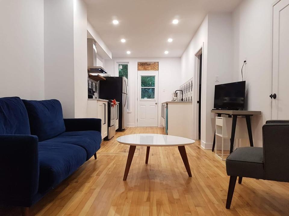 Continental Breakfast Ili Pet Friendly Ili Room A Montréal Buitenkant foto