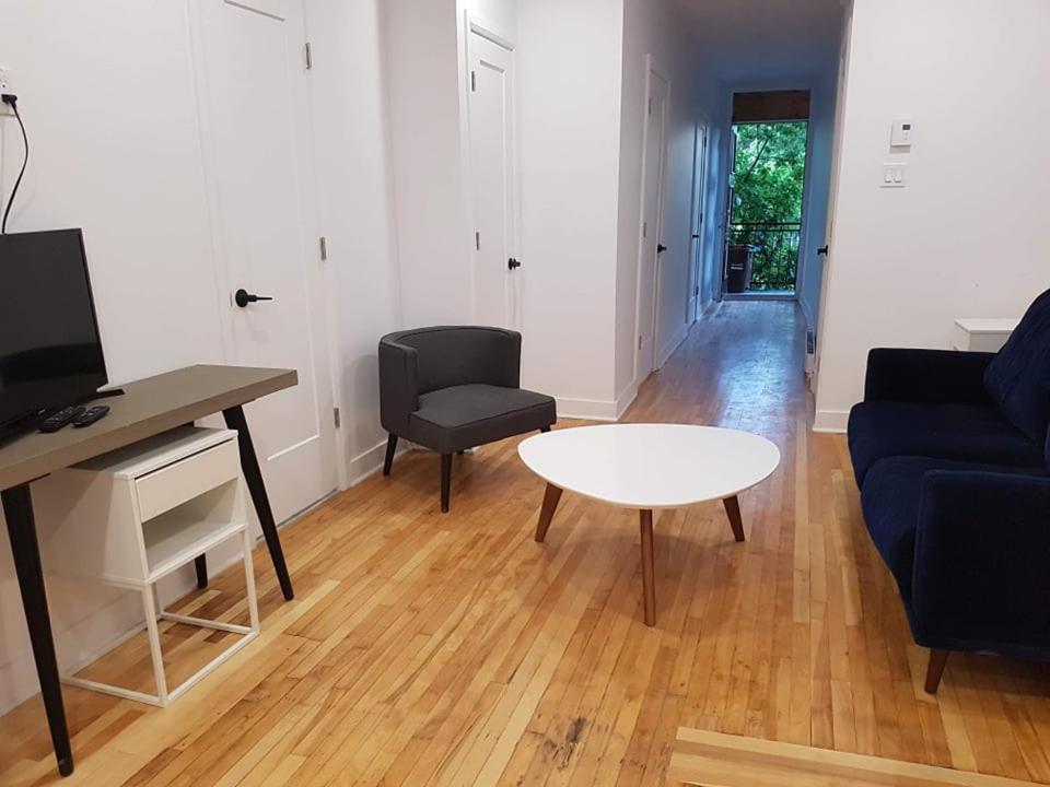 Continental Breakfast Ili Pet Friendly Ili Room A Montréal Buitenkant foto